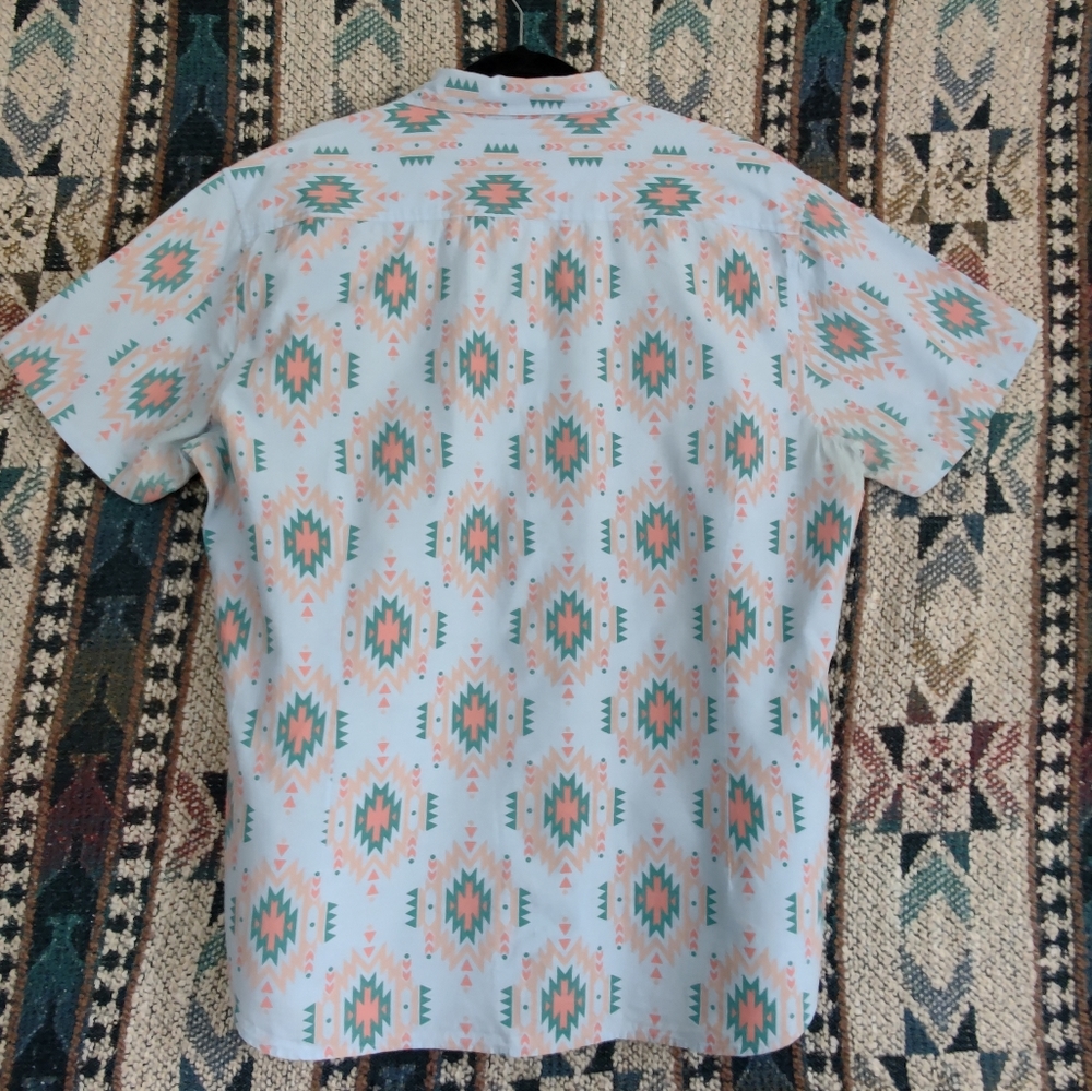 Men's fun and funky tribal/ southwest/ patterned 100% cotton button up T-shirt. - Picture 2 of 8